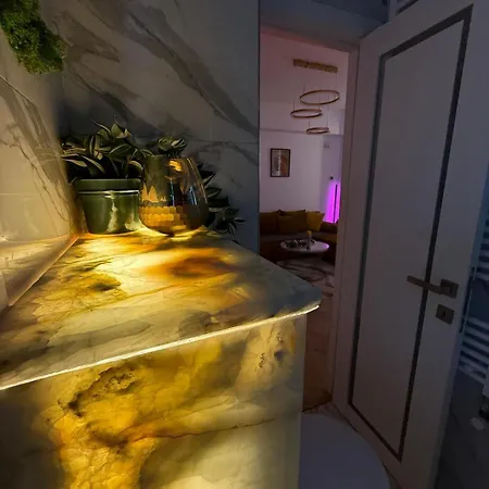 Quiet Oldtown Playstation & *