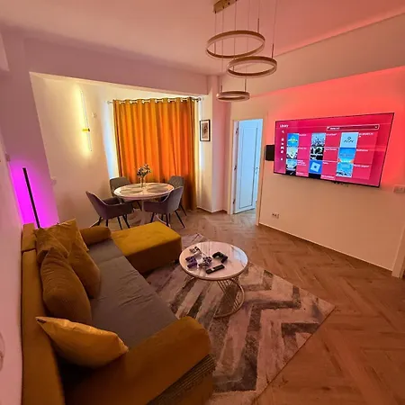 Quiet Oldtown Playstation & *