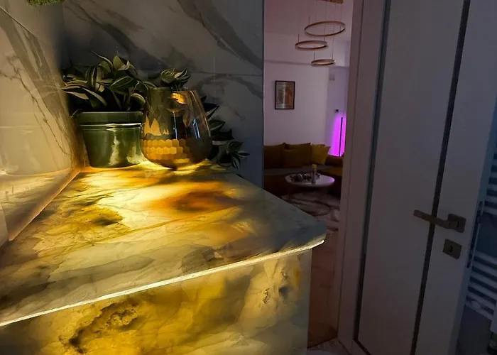 Quiet Oldtown Playstation & *