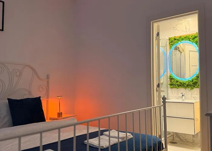 Quiet Oldtown Playstation & *