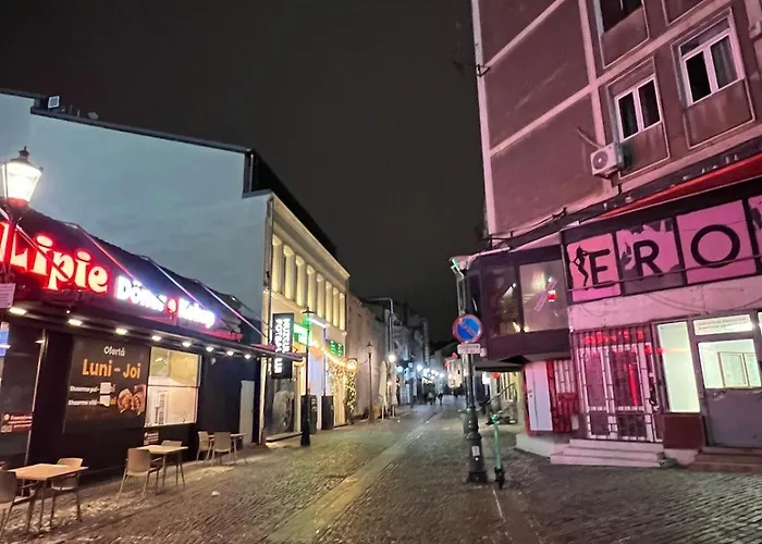 Quiet Oldtown Playstation &