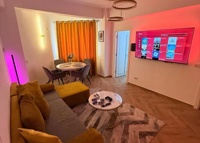 Quiet Oldtown Playstation & *