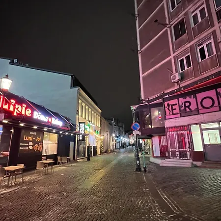 Quiet Oldtown Playstation &