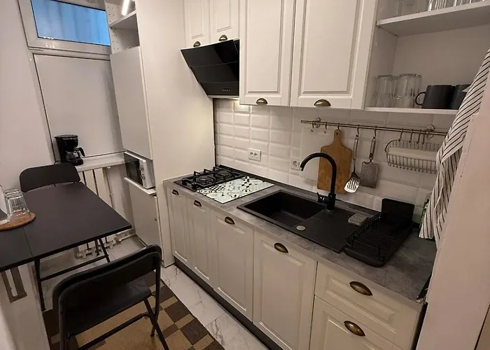 Quiet Oldtown Playstation & *